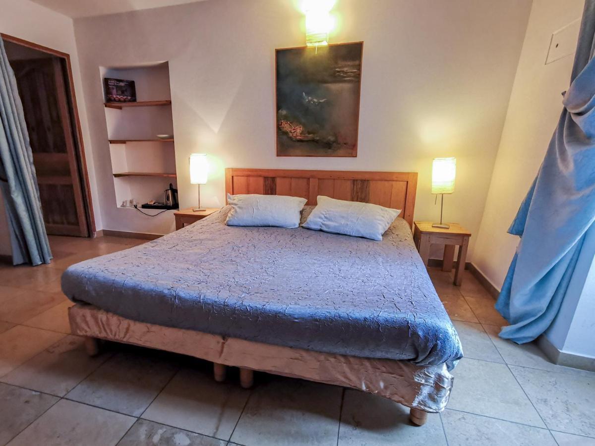 Hotel La Fête En Provence 2*